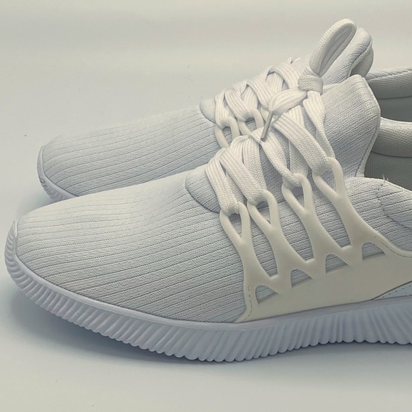 Brand New Athletic Mens Sneaker Great Price Size - Picture 3 of 5